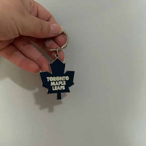 Toronto Maple Leafs Keychain - Picture 2 of 5